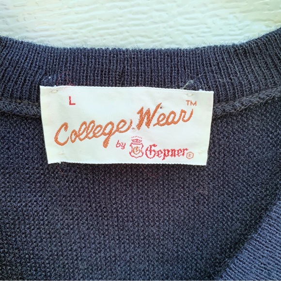 University of South Carolina Sweater - Picture 4 of 5